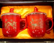 中国红瓷龙凤杯